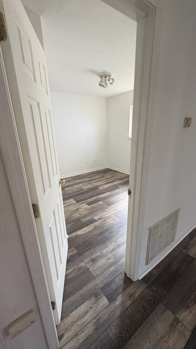 dormitorio1/2 - 1012 Woodward Ave