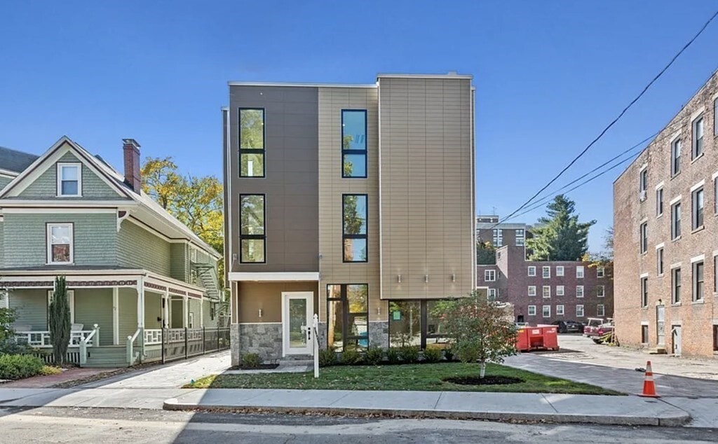 Primary Photo - 46 Vernon St