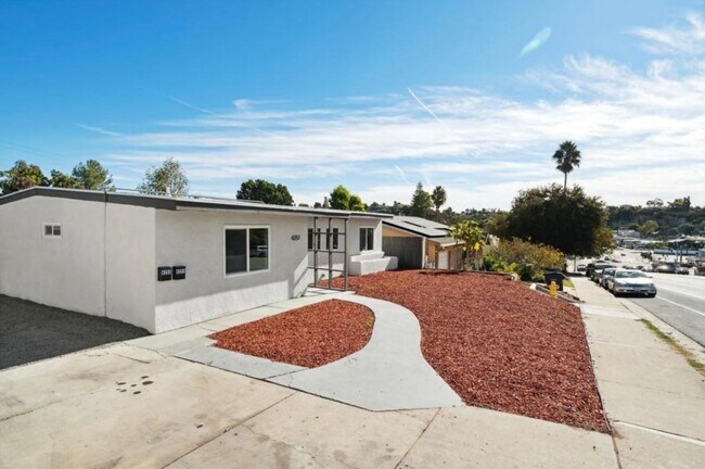 Foto del edificio - 4251 College Ave
