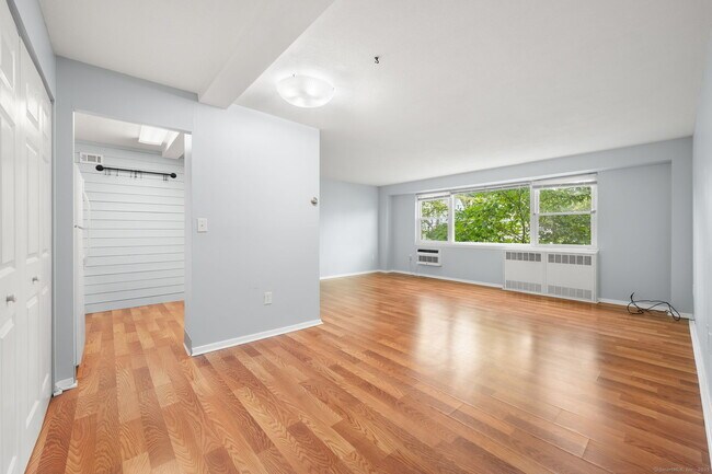 Foto del edificio - 292 Pequot Ave