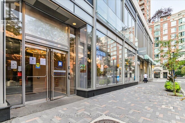 Photo du bâtiment - 155 Yorkville Ave