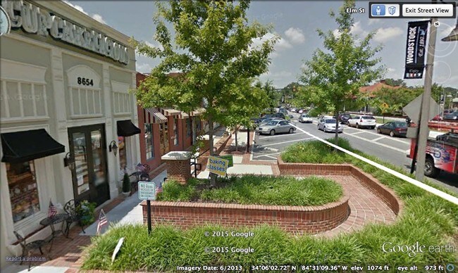 Downtown shops within walking - 126 Rusk St