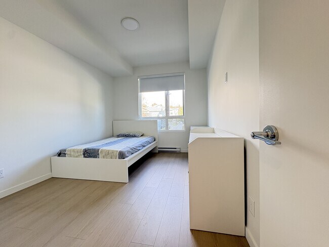 Photo du bâtiment - 13968 Laurel Dr