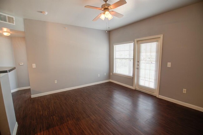 Building Photo - 2320 Gracy Farms Ln
