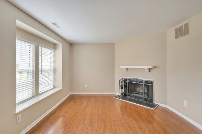 Foto del edificio - 2716 Gatewood Cir