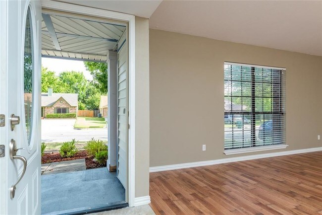 Foto del edificio - 4212 River Birch Rd