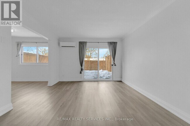 Photo du bâtiment - 1140 Tavistock Dr