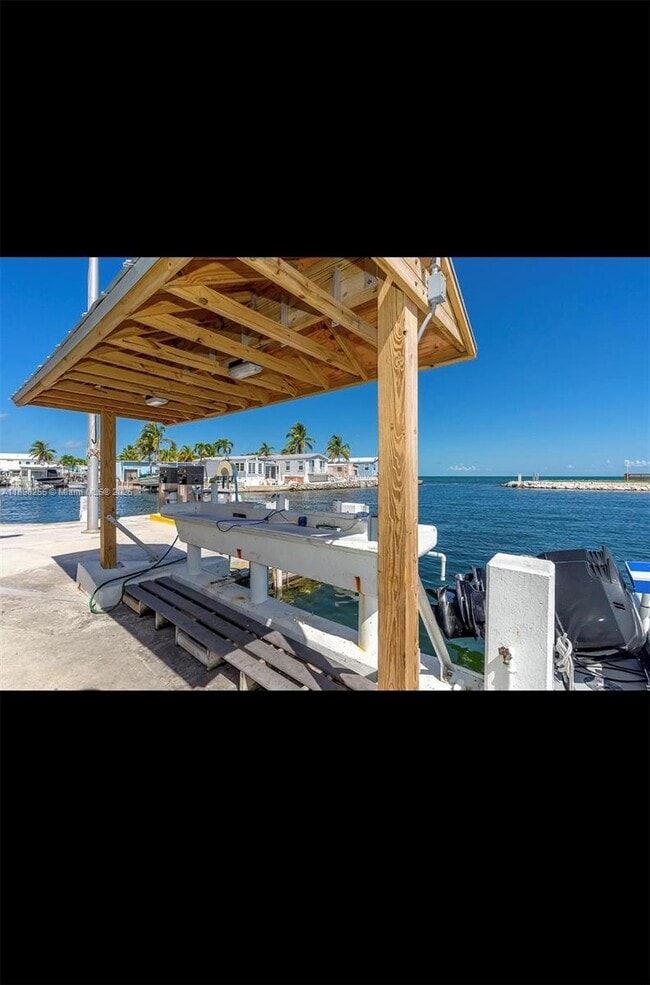 Foto del edificio - 65821 Overseas Hwy