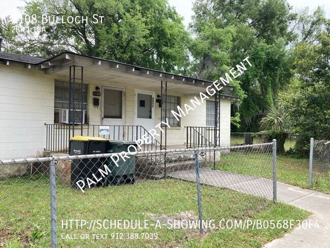 Building Photo - Newly Updated 2 Bedroom 1 Bathroom apartme...