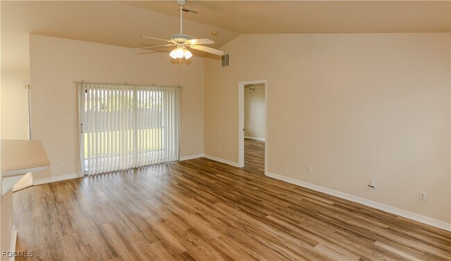 Foto del edificio - 710 SW 21st Terrace