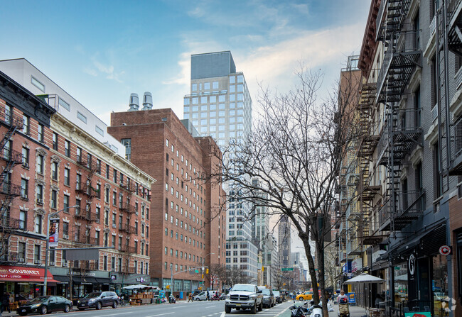 Building Photo - The Laurel Condominiums