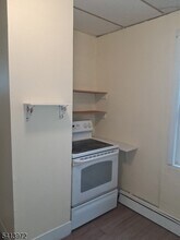 Building Photo - 19 Main St