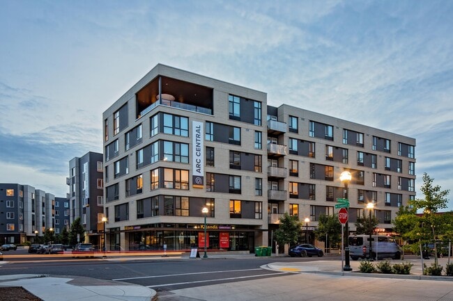 Building Photo - Arc Central