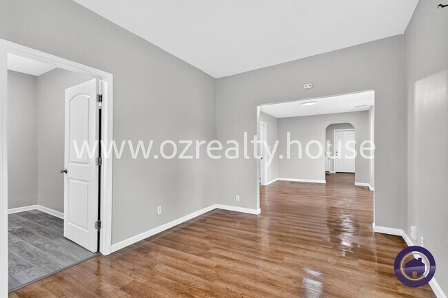 Building Photo - 1418 Fairlawn Ave