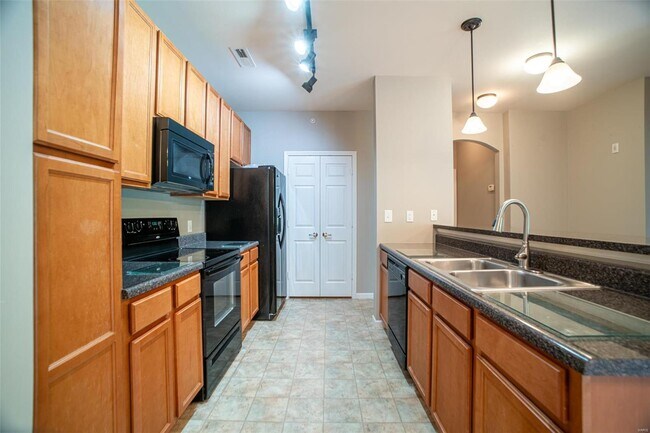 Building Photo - 27 Kassebaum Ln