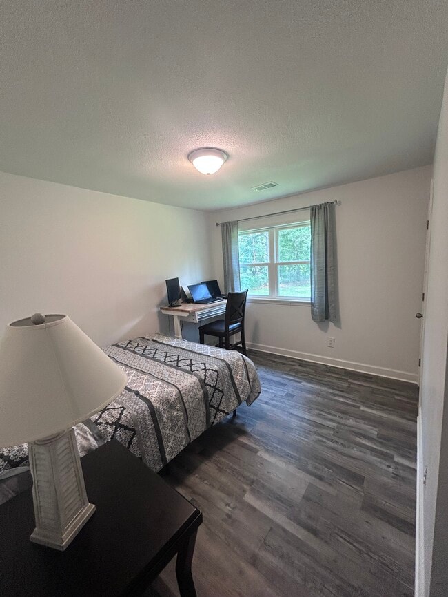Bedroom 1 space - smallest bedroom - 1223 Poplar Ave