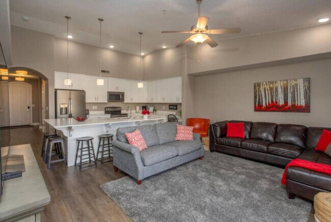 Foto del edificio - 1111 Gap Canyon Pkwy