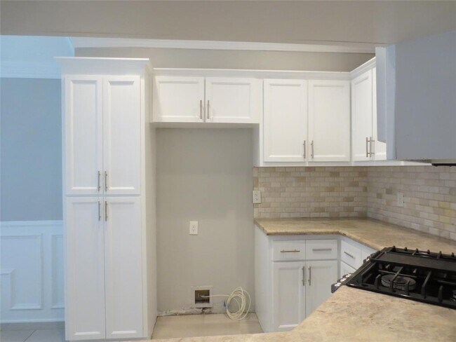 Building Photo - 8214 Split Oak Dr