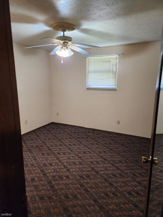 Foto del edificio - 2 br, 1.5 bath 4plex - 2424 Valley Road 4