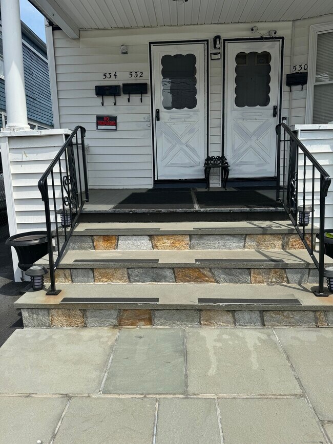 Foto del edificio - 532 Carroll Ave