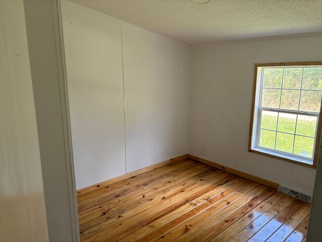 Building Photo - Doublewide mobile home on 3 acres