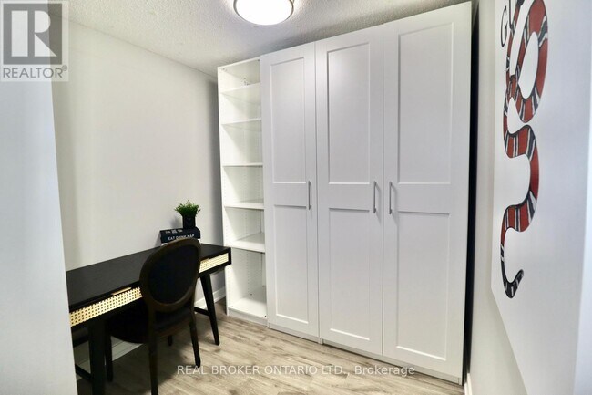 Building Photo - 381 Front St W