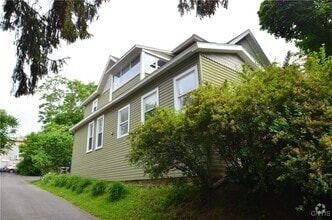 Building Photo - 359 Green St