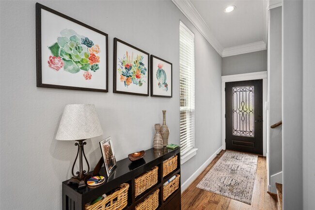 Photo - 911 W 19th St House