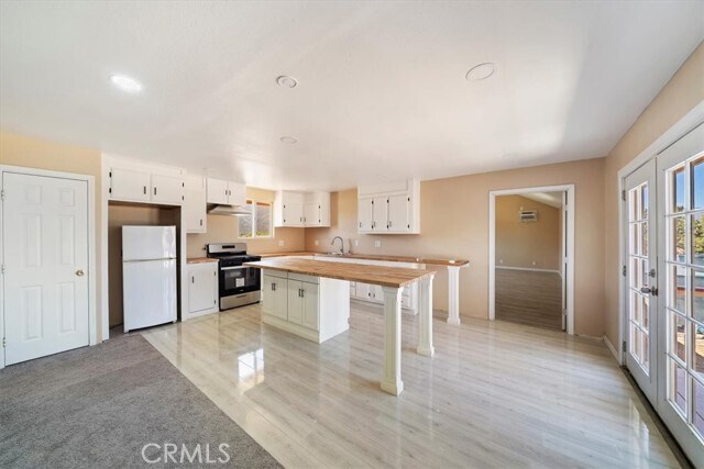 Primary Photo - 63285 Pinyon Dr