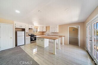 Building Photo - 63285 Pinyon Dr