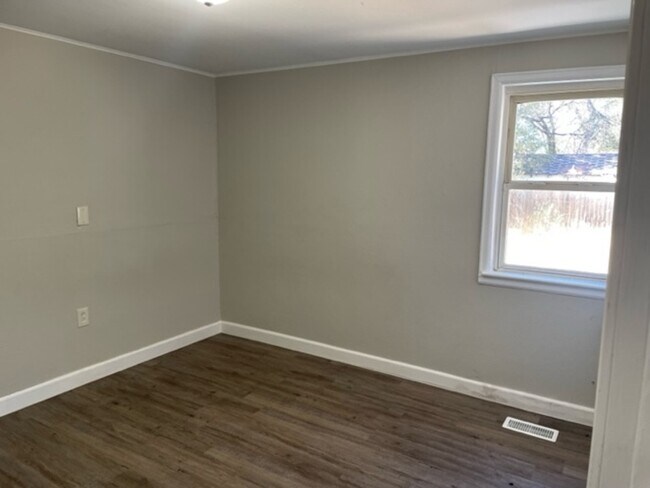 Foto del edificio - 2134 E 11th St