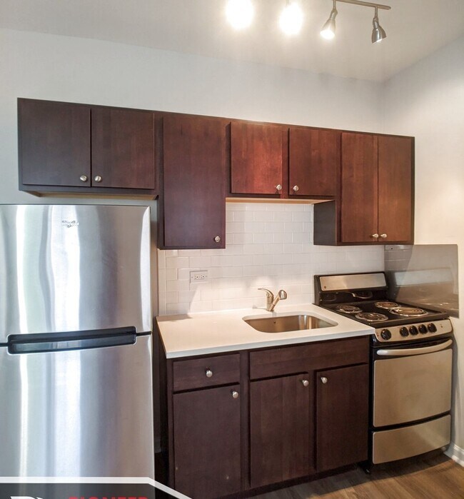 Foto del edificio - 1627 N Humboldt Blvd