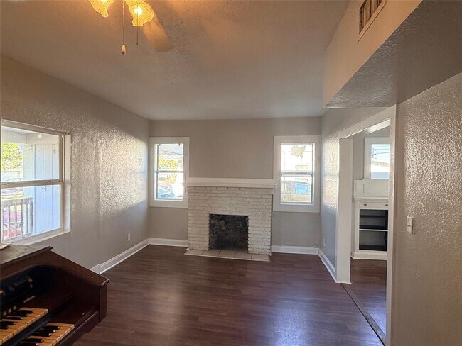 Building Photo - 1924 22nd St S