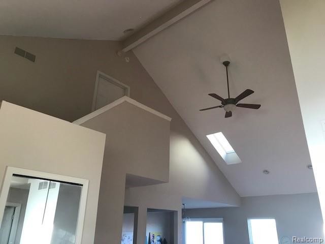 Foto del edificio - 338 Shore Brook Ln