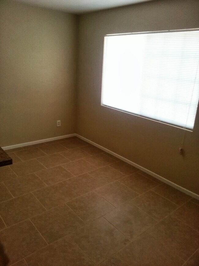 Foto del edificio - Charming 3 Bedroom 2 Bathroom Home!!