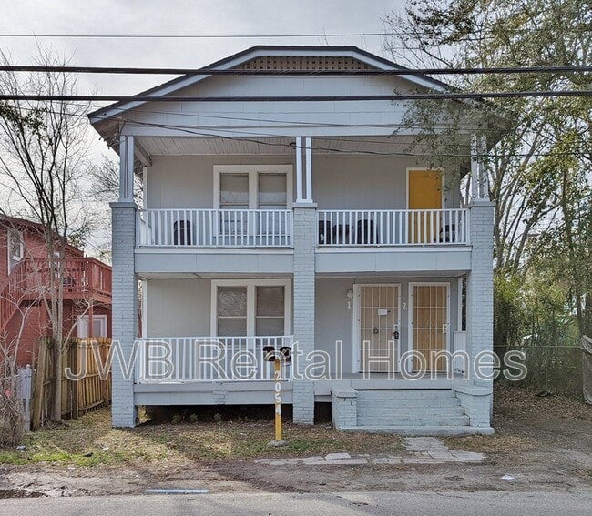 Building Photo - 2054 Broadway Ave