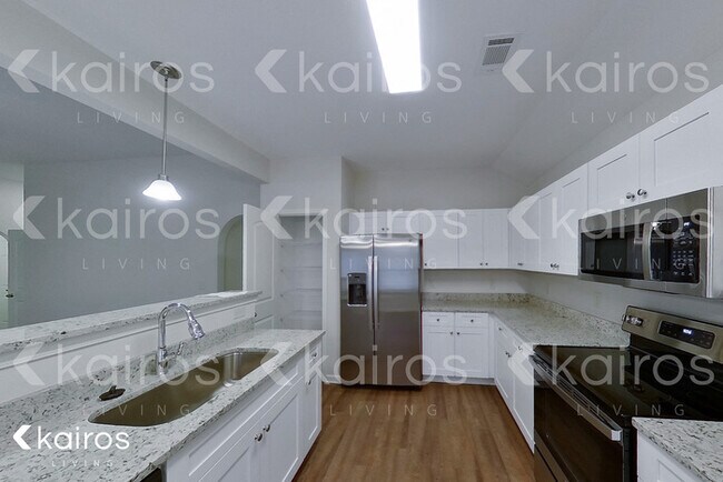 Foto del edificio - 327 Bent Tree Dr