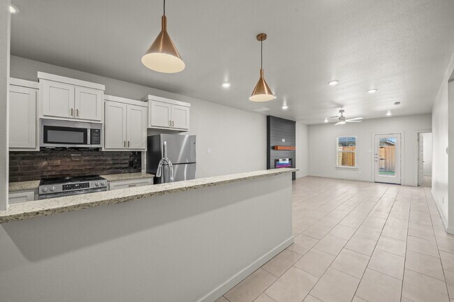 Foto del edificio - Brand new townhomes in Iron Horse!