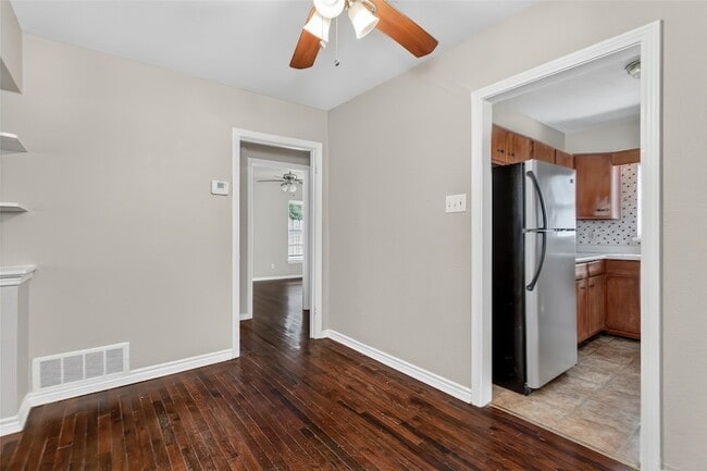 Building Photo - 10943 Desdemona Dr