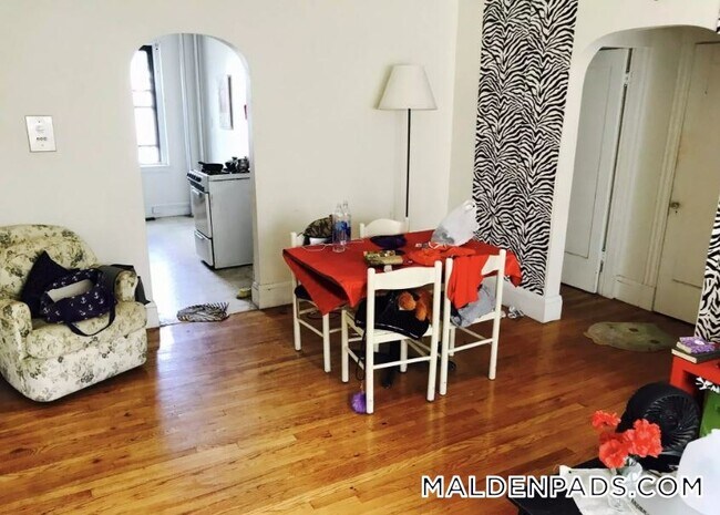 Foto del edificio - 349 Pleasant St