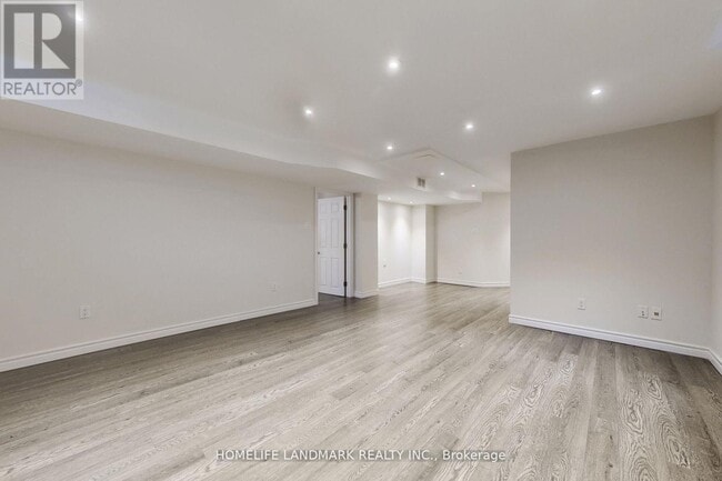 Building Photo - 92 Barnwood Dr