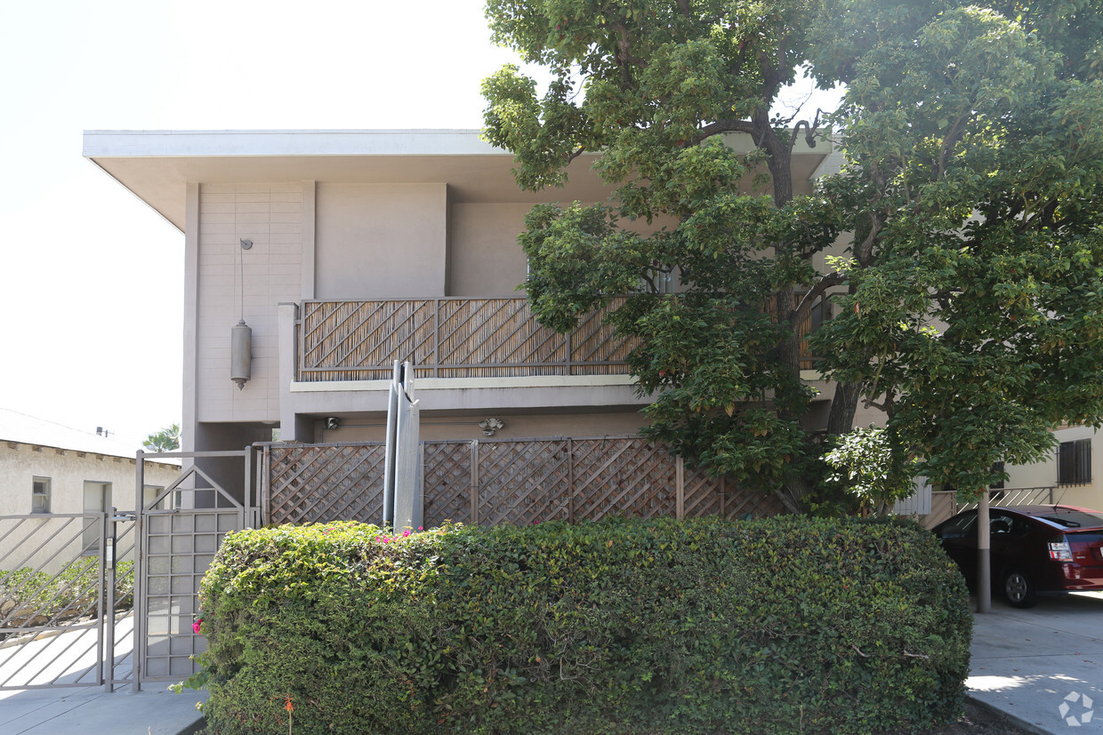 Primary Photo - 3322 Bagley Ave