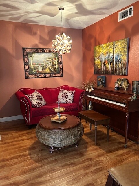 Foto del edificio - 1020 S San Marino Way