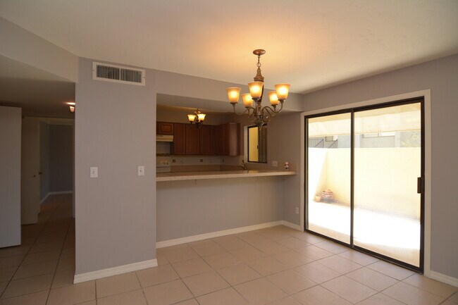 Building Photo - Modern 2 Bedroom 2 Bath Condo! Great East ...