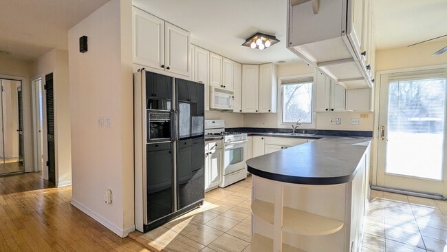 Foto del edificio - 709 W Kenilworth Ave