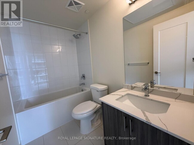 Building Photo - 27 Korda Gate