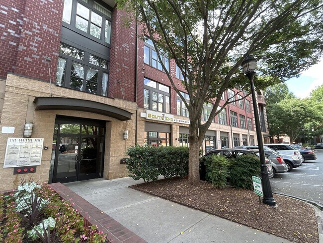 Foto del edificio - Live on the edge of Dilworth in Charlotte'...
