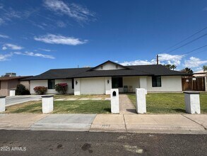 Building Photo - 5502 W Frier Dr