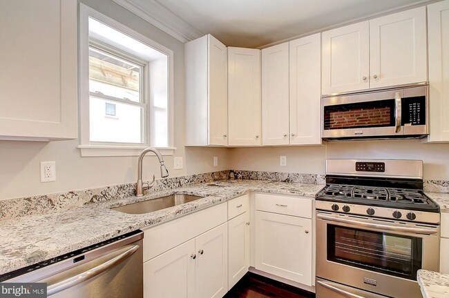 Foto del edificio - 3014 E Baltimore St