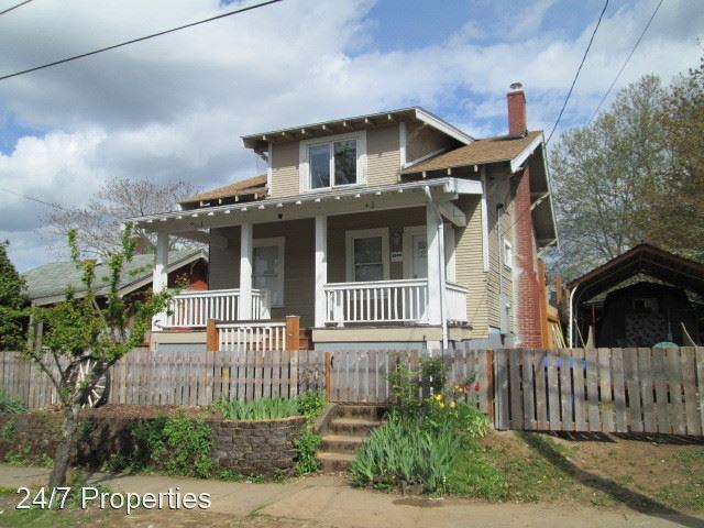 Primary Photo - 4 br, 3 bath House - 3320 SE 54th Ave.
